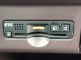 【ETC車載器】もはや必須アイテムのETCを搭載!高速道路のご利用時にとても便利!わずらわしい料金所での現金支払いが不要となりスムーズに通過できます♪