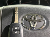 【キーレス】少し離れた場所からでもボタン一つでドアの開錠・施錠ができるのでとっても便利!ドアの鍵穴周りに傷をつけることもありません♪