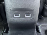 後席USB