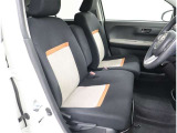運転席に座り視界の状態確認をお願い致します。