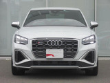 《認定中古車納車前点検100項目・高度な訓練・教育を受けたアウディ専任メカニックが、100項目に及ぶ精密な点検を実施いたします。》