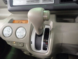 ★インパネシフトを搭載しています♪またポイント5鈴鹿店では愛車に傷・ヘコミがついてしまった際の板金・デント修理も行っています♪お困りの際はフリーダイヤル 0078-6002-706736 をご利用下さい
