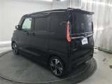 納車前に当店のサービス工場でメカニックがしっかり整備いたしますのでご安心ください!もちろん整備は法定整備(定められた点検項目をしっかりチェックいたします)当然何も不具合の無い状態で安心してお乗り頂けます