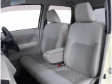 長時間の運転も疲れにくいフロントシート!体をしっかり支えてくれて運転がしやすい形状です!