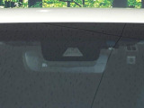 【トヨタセーフティセンス】走行中に前方の車両等を認識し、衝突しそうな時は警報とブレーキで衝突回避と被害軽減をアシスト。より安全にドライブをお楽しみいただけます。