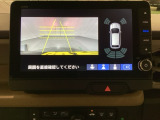 バックでの車庫入れも安心です! リアカメラが付いているバックモニター付のナビを装備しております。操作線もついており距離感も画面から確認できます。