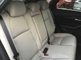 G-ベクタリングコントロールプラス(GVCPlus)は、ドライバーの素早いハンドル操作に対する車両の追従性を高めるとともに挙動の収束性をサポートします。特に後部座席では、揺れが少なく感じられます。