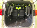 普段のお買い物や通勤、送迎等に十分な荷室スペースを確保しております。セカンドシートを倒すと、大きな荷物の積載も可能です♪