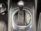 スポーツカーでありながらATの快適性も両立。レスポンスが良く、パドルシフトでの変速も素早い。アクセルワークに集中でき、運転の楽しさを味わえます。クラッチ操作がないため運転初心者でも扱い易いです。