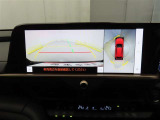 バックモニターを装備しています。車庫入れ時等に車両後方が確認出来るのでとても便利です。