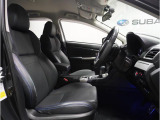 すっきりとした内装は長時間運転を想定したシンプルな構造です。使いやすさを考慮したスイッチ類はボタンも大きく初めての方でも直感で判断しやすくなっています。