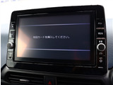 お客様のニーズを想像しながら、『見て』『触って』『体感』が出来るように仕入れ活動を行っております。