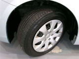 タイヤサイズは205/60R16です。