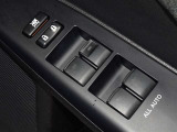 電動格納式ドアミラー・パワーウインドウを装備してます。