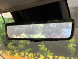 【デジタルインナーミラー】後席の大きな荷物や同乗者で後方が確認しづらい時でも安心!カメラが撮影した車両後方の映像をルームミラー内に表示。クリアな視界で状況の確認が可能です!