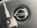 【キーレス】少し離れた場所からでもボタン一つでドアの開錠・施錠ができるのでとっても便利!ドアの鍵穴周りに傷をつけることもありません♪