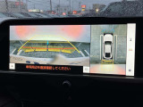 【全周囲モニター】フロント+サイド+バックにカメラが装着されています。車庫入れが苦手な方もこれがあれば安心ですね。