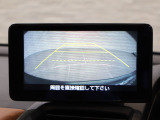 バックカメラが装備されており、後方の安全確認はもちろんのこと狭い場所での駐車や雨の日・夜間など視界の悪いコンディションでのストレスの軽減にもなります!