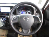運転が楽しくなる明るく開放的な運転席まわりです。