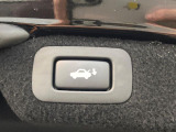 【パワーバックドア】スマートキーや運転席のボタンを押すだけでリアゲートが自動で開閉します!荷物を持っている時や、高い位置にあるバックドアを閉める際に便利な機能です♪