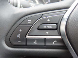 ステアリングスイッチ付きのハンドル!運転に支障をきたすことなくナビ操作が可能です!!