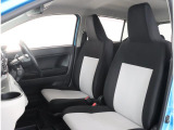 長時間の運転も疲れにくいフロントシート!体をしっかり支えてくれて運転がしやすい形状です!