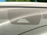 【トヨタセーフティセンス】走行中に前方の車両等を認識し、衝突しそうな時は警報とブレーキで衝突回避と被害軽減をアシスト。より安全にドライブをお楽しみいただけます。
