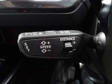 前方車両を感知して一定の車間距離を保ちながら追従走行するアダプティブクルーズCが装備されております。ロングドライブにはぜひ欲しい機能です。