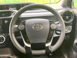 インテリアに合わせたデザインのステアリングは、運転される方のことも考え、運転しやすい形状、大きさです。是非一度、実際に触ってお確かめください。