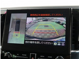 お車選びをお楽しみ頂けるよう、在庫車の展示スペースを十分に確保しております。