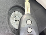 【キーレス】少し離れた場所からでもボタン一つでドアの開錠・施錠ができるのでとっても便利!ドアの鍵穴周りに傷をつけることもありません♪