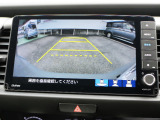 初心者の方や運転に自信のない方でも安心して車庫入れができるリバース連動リアカメラが装着されています。狭い駐車場はもちろん、雨の日や夜間でもストレスなく運転していただけますよ。