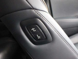 運転席から助手席シートを操作することが出来ます。
