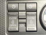 【両側パワースライドドア】スマートキーや運転席のスイッチで後席両側スライドドアの開閉が可能♪電動だから力を入れてドアを開ける必要が無く、小さなお子様でも簡単に開け閉めでき快適です♪