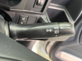 【オートライト】周りの明るさに応じて自動でヘッドライトの点灯・消灯ができる機能です!ライトの付け忘れ・消し忘れなどが無くなり、雨の日や夕方の走行も安心!トンネル通過時も便利ですね♪