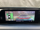 狭い場所での駐車やすれ違いなどでより的確な運転操作に役立つ360°ビューモニターが装備されています。