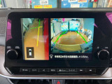 停車時にボタン操作で路肩を確認することも可能です
