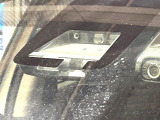 【トヨタセーフティセンス】走行中に前方の車両等を認識し、衝突しそうな時は警報とブレーキで衝突回避と被害軽減をアシスト。より安全にドライブをお楽しみいただけます。