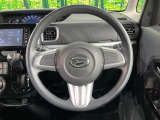 インテリアに合わせたデザインのステアリングは、運転される方のことも考え、運転しやすい形状、大きさです。是非一度、実際に触ってお確かめください。