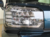 LEDヘッドランプで暗闇を明るく照らす。