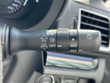 【オートライト(AUTO)】外の明るさをシステムが感知して、自動でヘッドライトが点灯します。ヘッドライトをつけ忘れを防ぐ便利機能です。