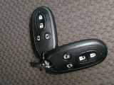 インテリジェントキー装備。ポケットやカバンに入れておくだけ。車両の始動操作を楽にする便利アイテム☆