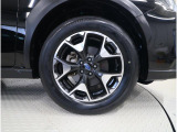 純正17インチアルミホイール装備・タイヤサイズ225/90R17