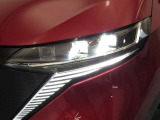 夜間走行の様々な局面に向けて、LEDヘッドランプで視認性をしっかり確保☆ハロゲンヘッドランプのおおよそ2倍の光量で、広範囲に明るくドライバーをサポートしてくれます。