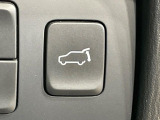 【パワーバックドア】スマートキーや運転席のボタンを押すだけでリアゲートが自動で開閉します!荷物を持っている時や、高い位置にあるバックドアを閉める際に便利な機能です♪