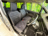 運転席シート廻りは使用感も少なく、良好な状態となっています。丁寧に使われていたことがよくわかりますね。