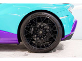 Black CCMR brakes calipers