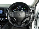 【Honda SENSING】 カメラ等装置で精度の高い検知能力を発揮、安全運転を支援します。ステアリング上のコントローラーに注目!