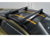 Matt Black Crossbars with Matt Black Roof Rails