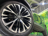 弊社では、全車『修復歴なし』のお車のみ取り扱っております。専任バイヤーによる厳選した仕入れの後、入庫後の車両チェックを行い、ネクステージが認定した高品質な中古車をご提供しております。